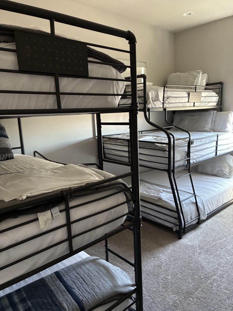 Vacation rental bunk room with fresh linens