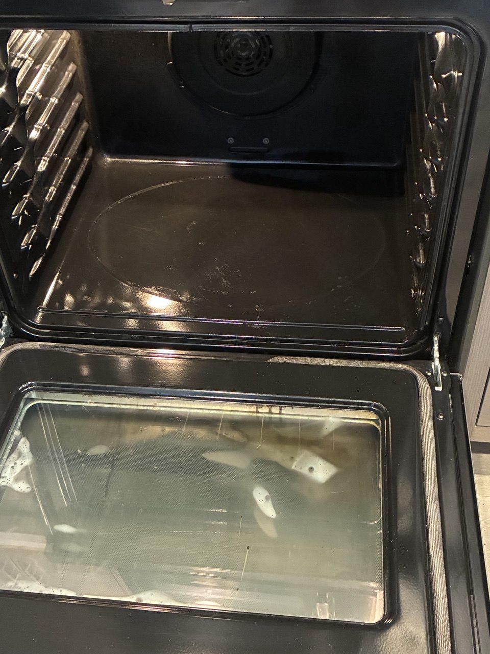 Sparkling clean oven after Chirry's deep clean